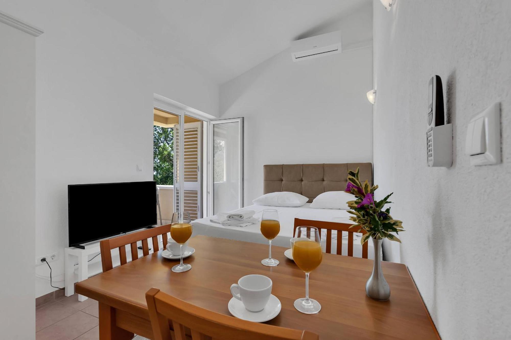 Apartments Marin Brela Room photo